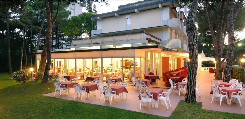 Hotel San Marco Линяно Сабиадоро Екстериор снимка