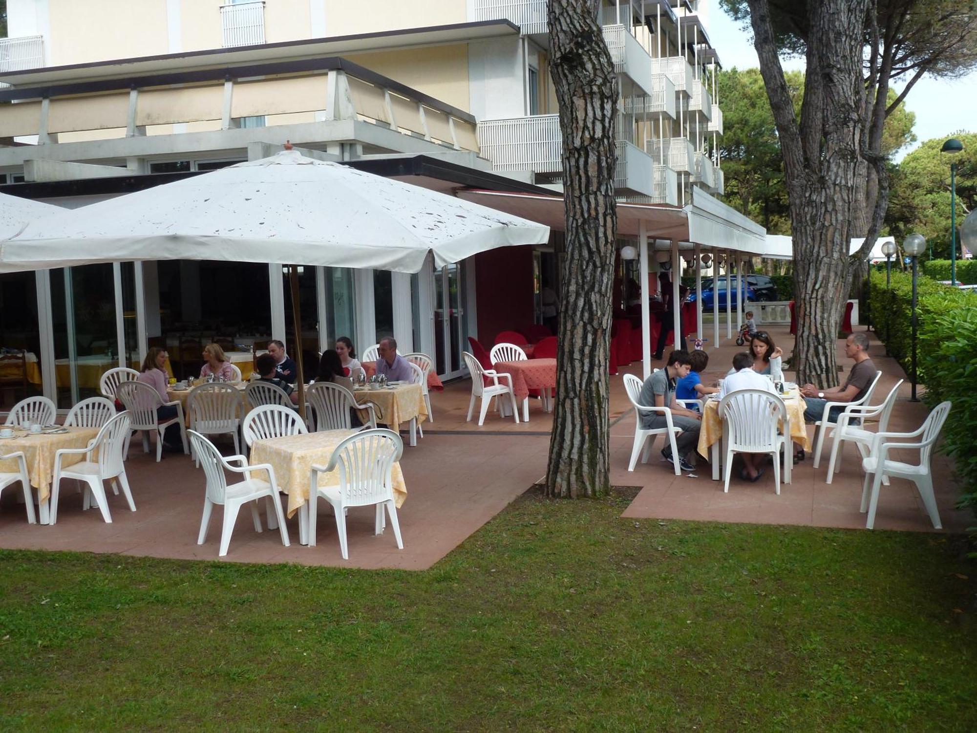 Hotel San Marco Линяно Сабиадоро Екстериор снимка