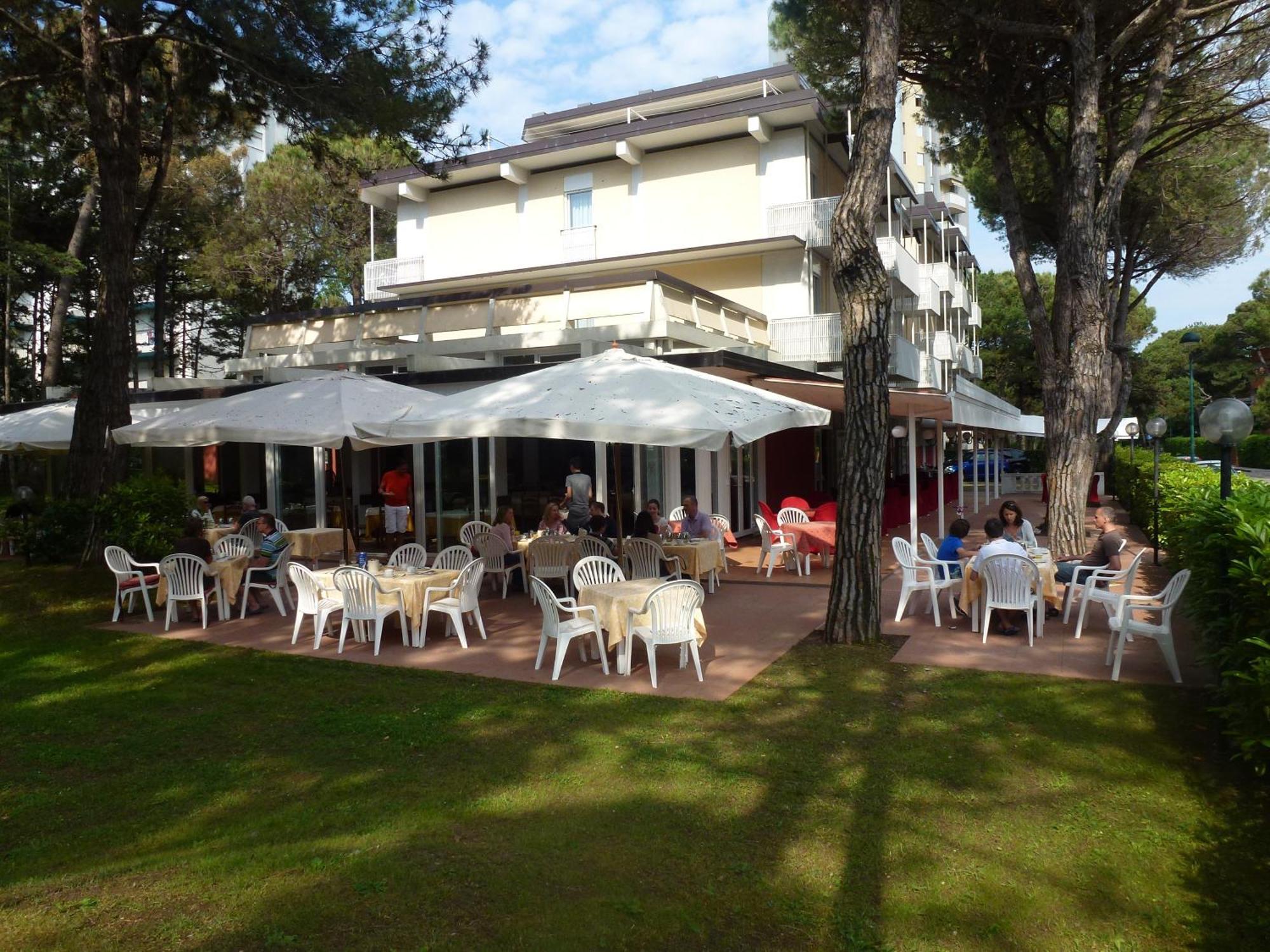 Hotel San Marco Линяно Сабиадоро Екстериор снимка