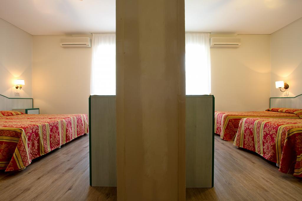 Hotel San Marco Линяно Сабиадоро Екстериор снимка